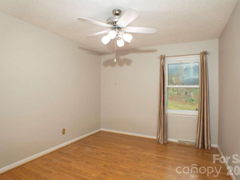 510 4th Avenue, Conover, NC 28613.  MLS# CAR4305259, YatesRealty ID 20107. 