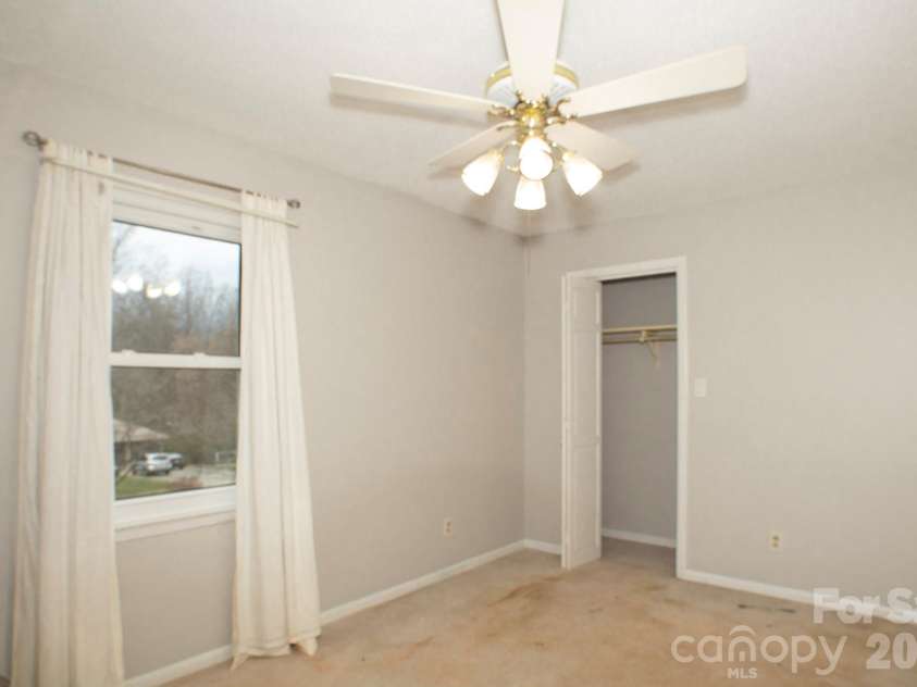 510 4th Avenue, Conover, NC 28613.  MLS# CAR4305259, YatesRealty ID 20107. 