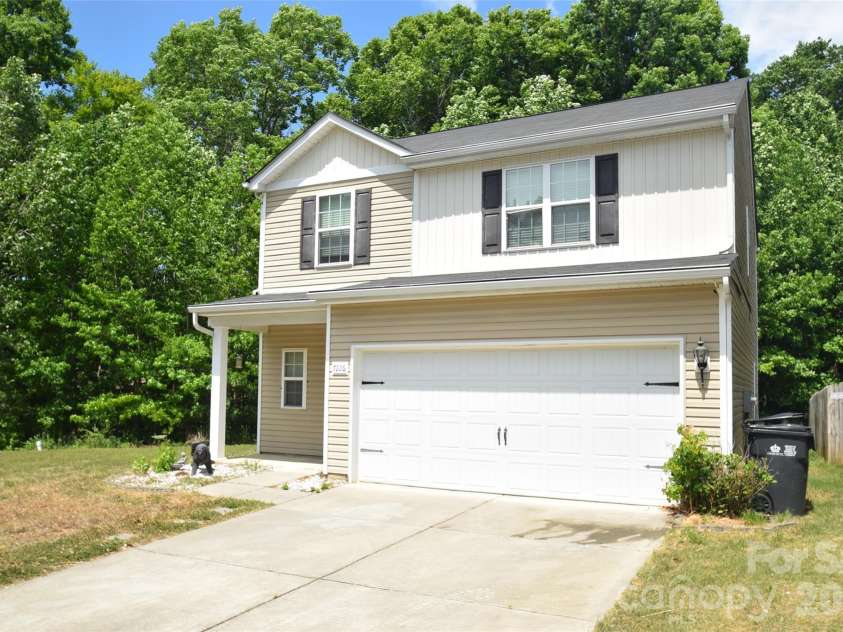 7226 Agava Lane, Charlotte, NC 28215.  MLS# CAR4376273, YatesRealty ID 20108. 