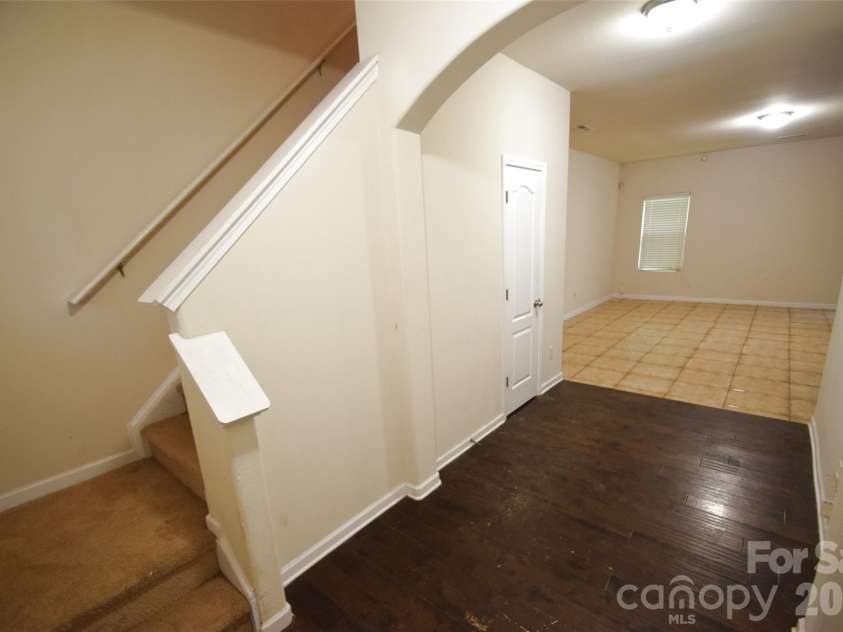 7226 Agava Lane, Charlotte, NC 28215.  MLS# CAR4376273, YatesRealty ID 20108. 