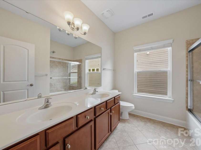 4019 Hamil Ridge Drive, Waxhaw, NC 28173.  MLS# CAR4373588, YatesRealty ID 20109. 