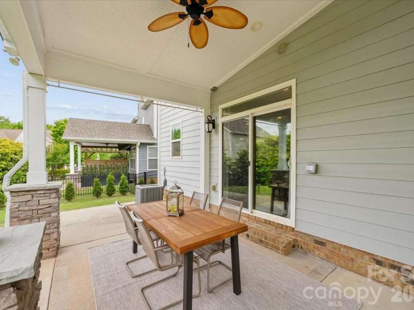 4019 Hamil Ridge Drive, Waxhaw, NC 28173.  MLS# CAR4373588, YatesRealty ID 20109. 