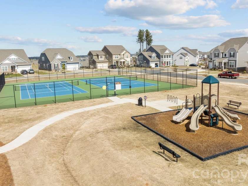 4019 Hamil Ridge Drive, Waxhaw, NC 28173.  MLS# CAR4373588, YatesRealty ID 20109. 