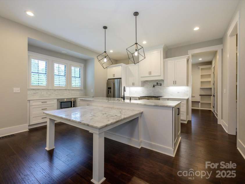 9426 Greyson Ridge Drive, Charlotte, NC 28277.  MLS# CAR4264377, YatesRealty ID 20109. 