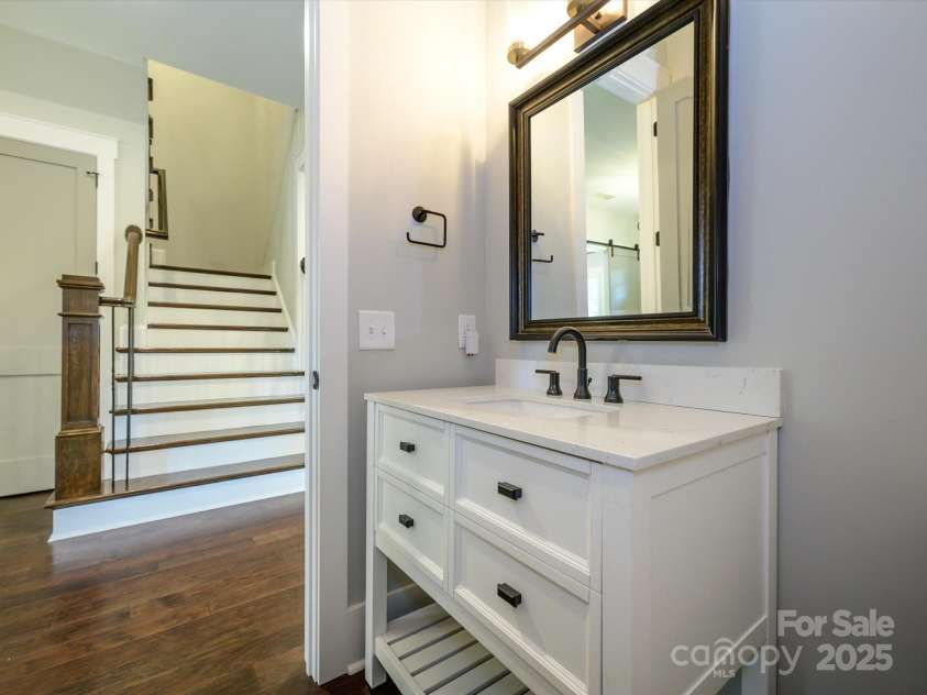 9426 Greyson Ridge Drive, Charlotte, NC 28277.  MLS# CAR4264377, YatesRealty ID 20109. 