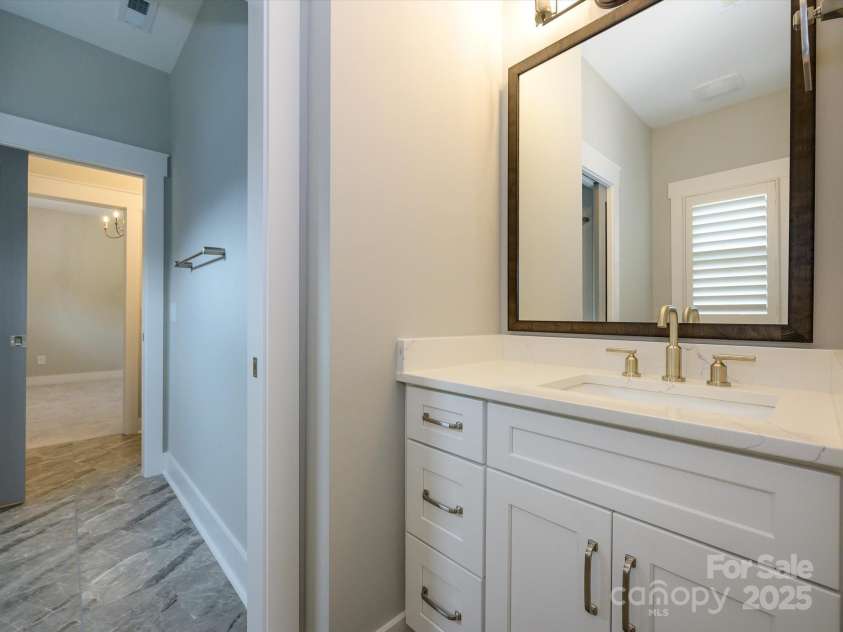 9426 Greyson Ridge Drive, Charlotte, NC 28277.  MLS# CAR4264377, YatesRealty ID 20109. 