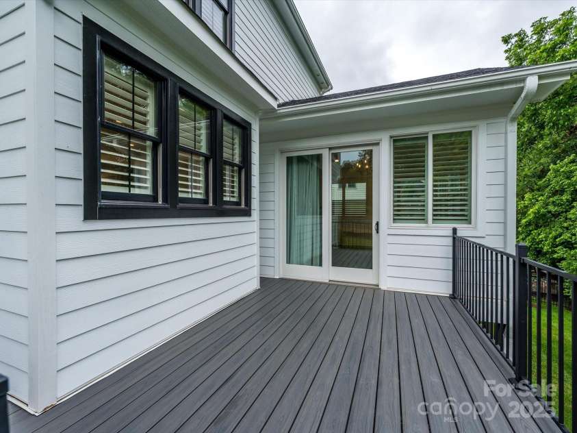 9426 Greyson Ridge Drive, Charlotte, NC 28277.  MLS# CAR4264377, YatesRealty ID 20109. 