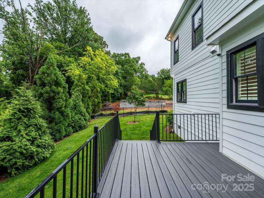 9426 Greyson Ridge Drive, Charlotte, NC 28277.  MLS# CAR4264377, YatesRealty ID 20109. 