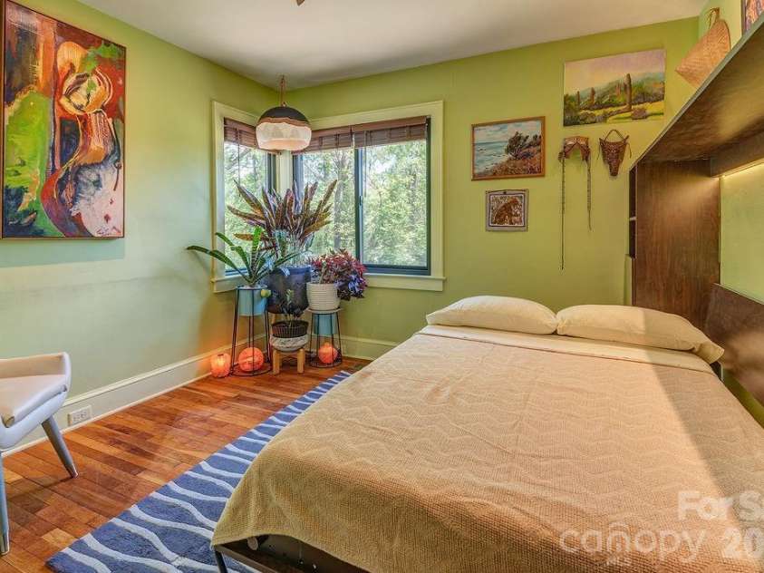 10 Hillendale Road, Asheville, NC 28805.  MLS# CAR4364572, YatesRealty ID 20110. 