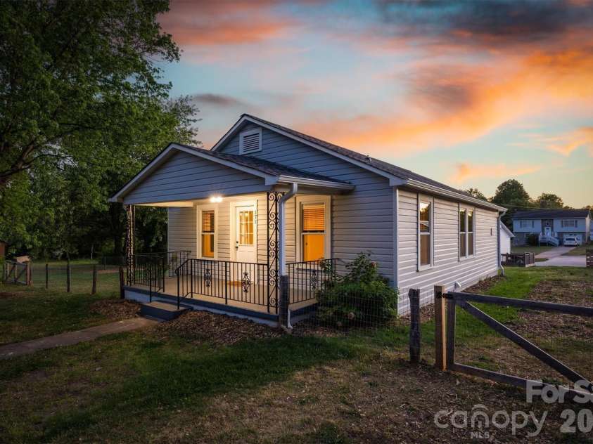171 Duke Street, Granite Falls, NC 28630.  MLS# CAR4372767, YatesRealty ID 20112. 