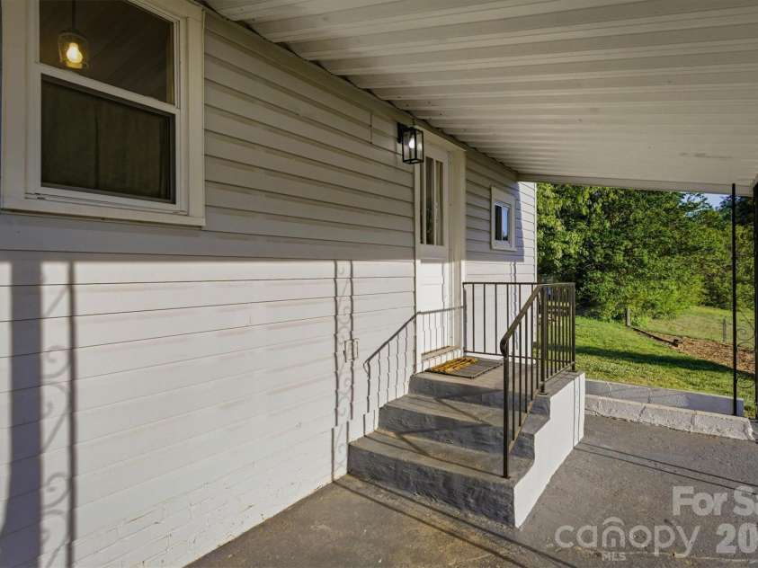 171 Duke Street, Granite Falls, NC 28630.  MLS# CAR4372767, YatesRealty ID 20112. 