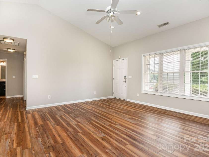 5437 Advantis Drive, Raleigh, NC 27610.  MLS# CAR4265751, YatesRealty ID 20112. 
