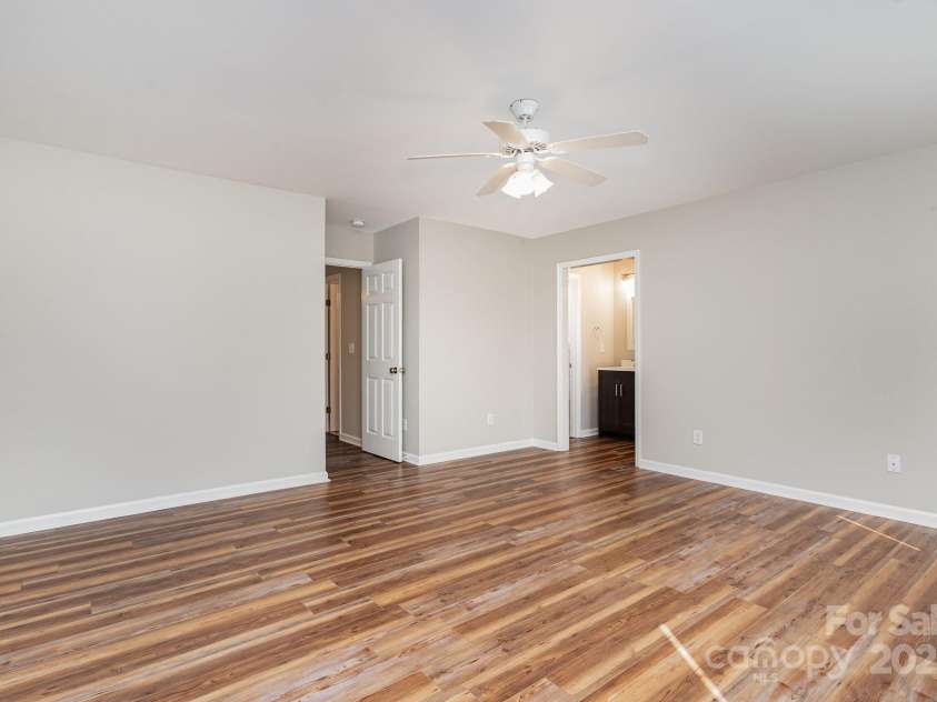 5437 Advantis Drive, Raleigh, NC 27610.  MLS# CAR4265751, YatesRealty ID 20112. 