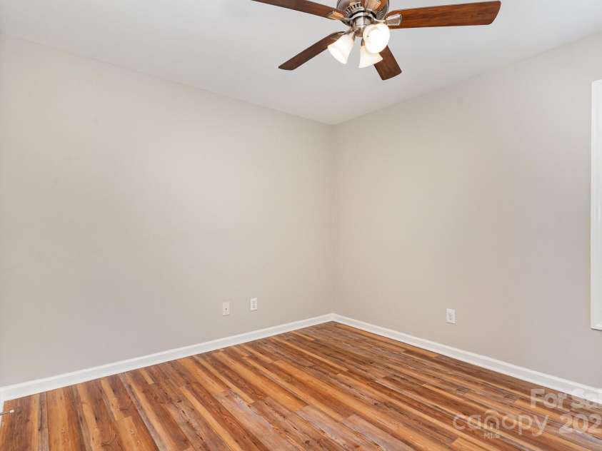 5437 Advantis Drive, Raleigh, NC 27610.  MLS# CAR4265751, YatesRealty ID 20112. 