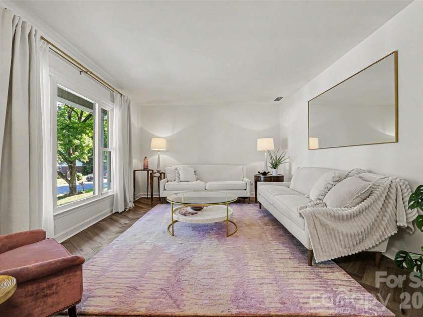 7022 Ludwig Drive, Charlotte, NC 28215.  MLS# CAR4373882, YatesRealty ID 20114. 