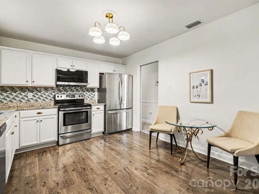 7022 Ludwig Drive, Charlotte, NC 28215.  MLS# CAR4373882, YatesRealty ID 20114. 