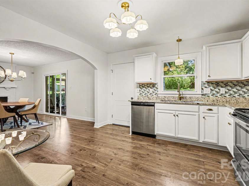 7022 Ludwig Drive, Charlotte, NC 28215.  MLS# CAR4373882, YatesRealty ID 20114. 