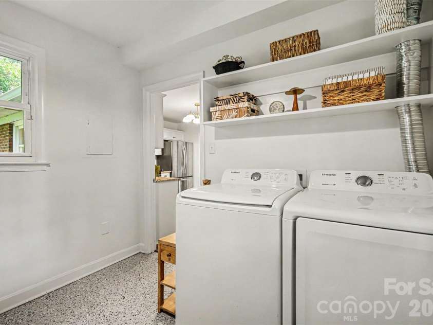 7022 Ludwig Drive, Charlotte, NC 28215.  MLS# CAR4373882, YatesRealty ID 20114. 