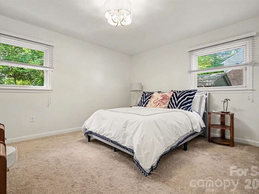 7022 Ludwig Drive, Charlotte, NC 28215.  MLS# CAR4373882, YatesRealty ID 20114. 