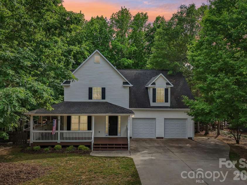 917 Clover Park Drive, Clover, SC 29710.  MLS# CAR4378029, YatesRealty ID 20115. 