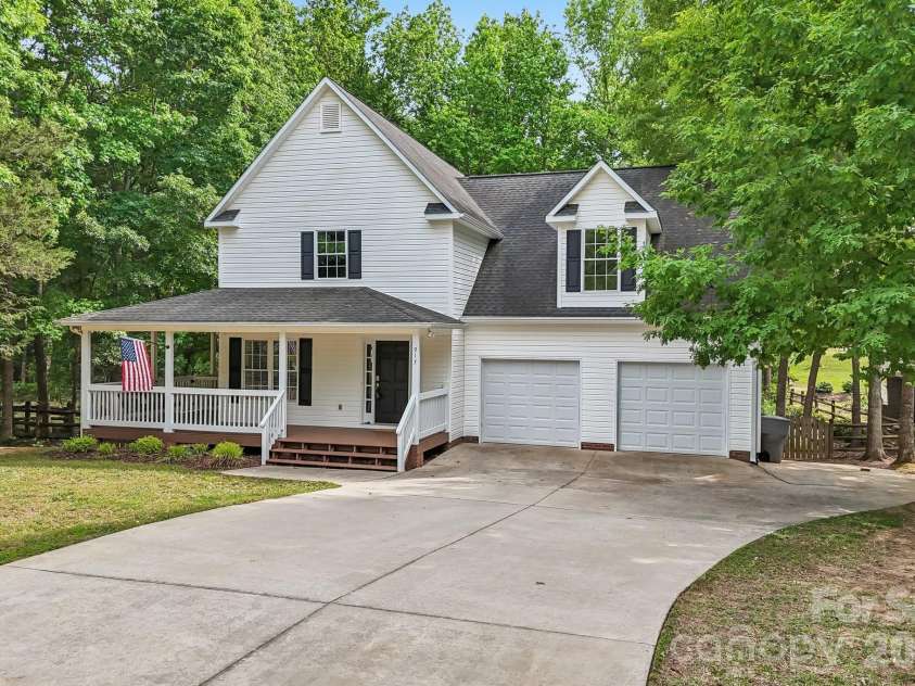 917 Clover Park Drive, Clover, SC 29710.  MLS# CAR4378029, YatesRealty ID 20115. 