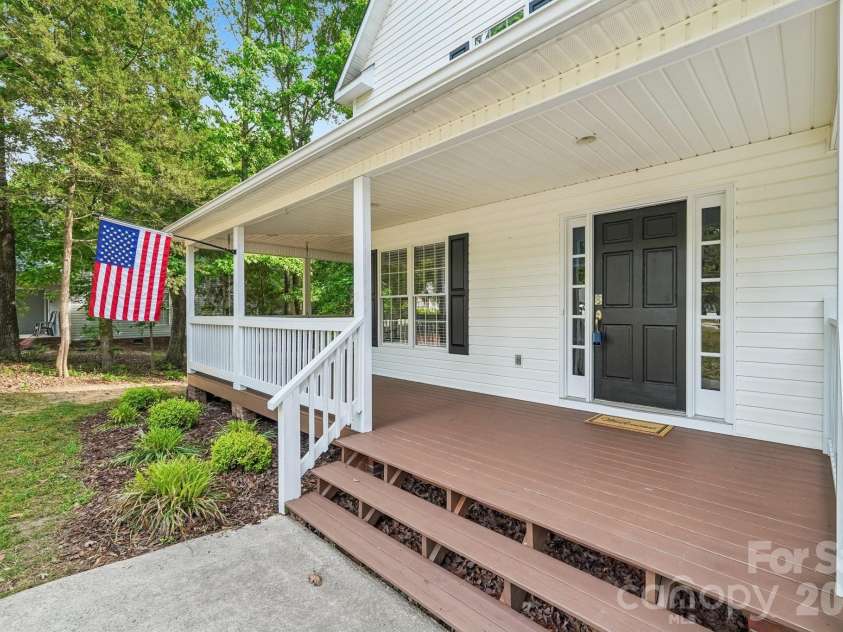 917 Clover Park Drive, Clover, SC 29710.  MLS# CAR4378029, YatesRealty ID 20115. 