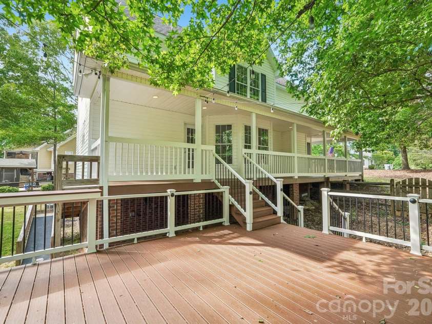 917 Clover Park Drive, Clover, SC 29710.  MLS# CAR4378029, YatesRealty ID 20115. 