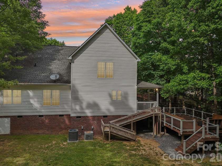 917 Clover Park Drive, Clover, SC 29710.  MLS# CAR4378029, YatesRealty ID 20115. 