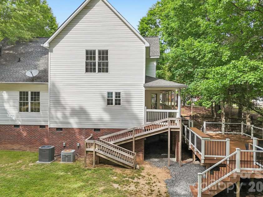 917 Clover Park Drive, Clover, SC 29710.  MLS# CAR4378029, YatesRealty ID 20115. 