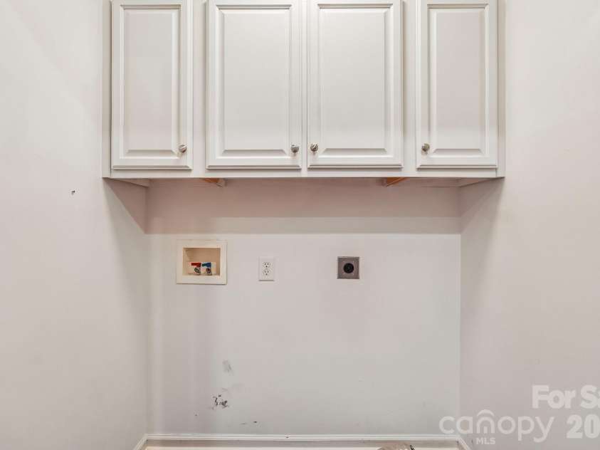 917 Clover Park Drive, Clover, SC 29710.  MLS# CAR4378029, YatesRealty ID 20115. Laundry closet
