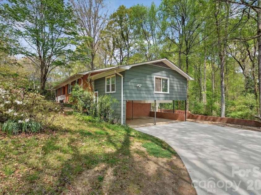962 Sherwood Circle, Lancaster, SC 29720.  MLS# CAR4330888, YatesRealty ID 20116. 