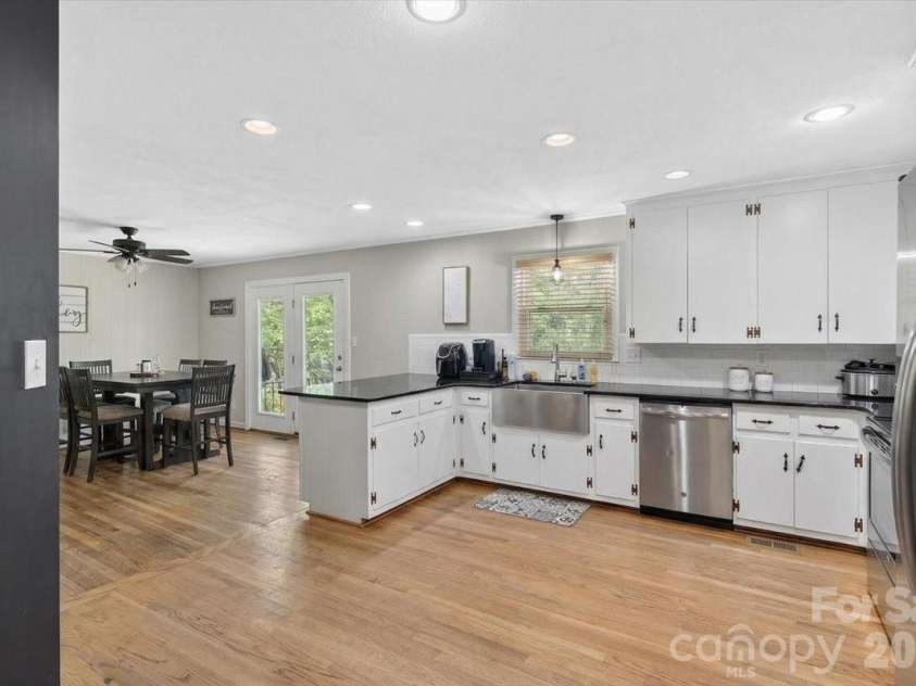 962 Sherwood Circle, Lancaster, SC 29720.  MLS# CAR4330888, YatesRealty ID 20116. 