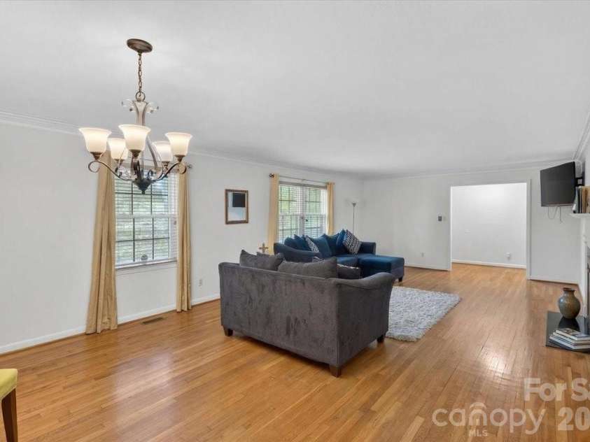 962 Sherwood Circle, Lancaster, SC 29720.  MLS# CAR4330888, YatesRealty ID 20116. 
