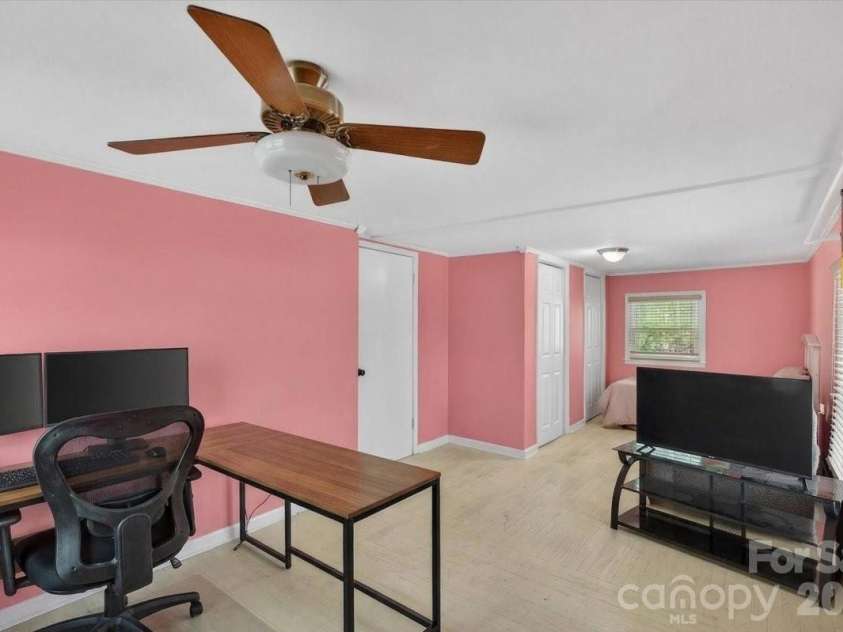 962 Sherwood Circle, Lancaster, SC 29720.  MLS# CAR4330888, YatesRealty ID 20116. 