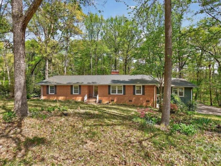 962 Sherwood Circle, Lancaster, SC 29720.  MLS# CAR4330888, YatesRealty ID 20116. 