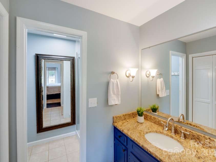 2324 Chestnut Lane, Matthews, NC 28104.  MLS# CAR4233658, YatesRealty ID 20118. 