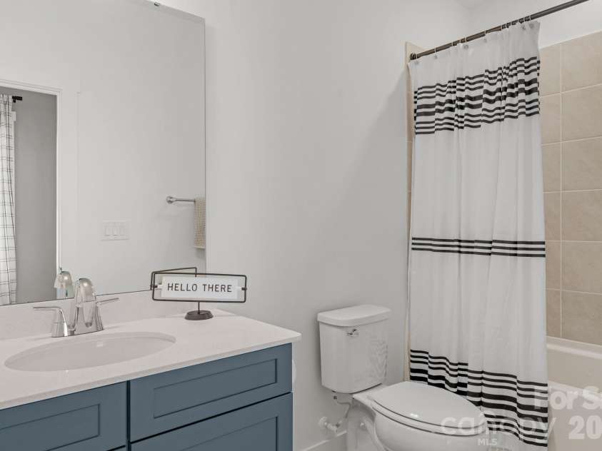 2423 Ridgecrest Way, Fort Mill, SC 29707.  MLS# CAR4372778, YatesRealty ID 20118. 