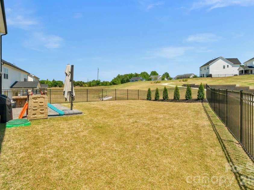 2423 Ridgecrest Way, Fort Mill, SC 29707.  MLS# CAR4372778, YatesRealty ID 20118. 