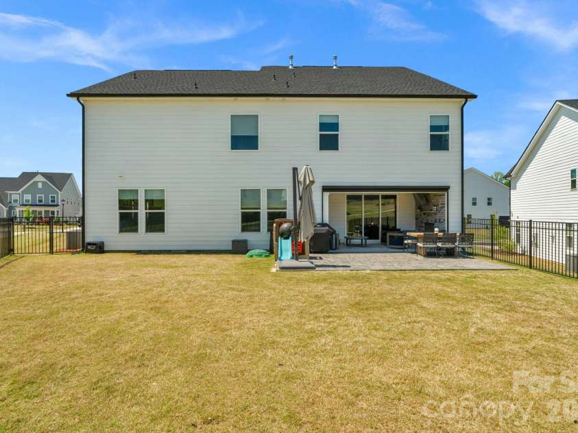2423 Ridgecrest Way, Fort Mill, SC 29707.  MLS# CAR4372778, YatesRealty ID 20118. 