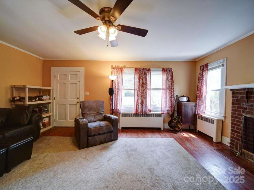 1614 Linwood Road, Gaston, NC 28052.  MLS# CAR4266981, YatesRealty ID 20119. Living Room