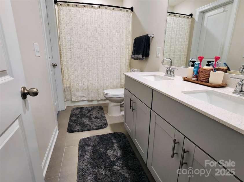 3873 County Down Avenue, Kannapolis, NC 28081.  MLS# CAR4319920, YatesRealty ID 20119. Jack and Jill Bathroom upstairs