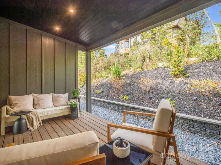 123 Millbrae Loop, Hendersonville, NC 28791.  MLS# CAR4312844, YatesRealty ID 2012. 