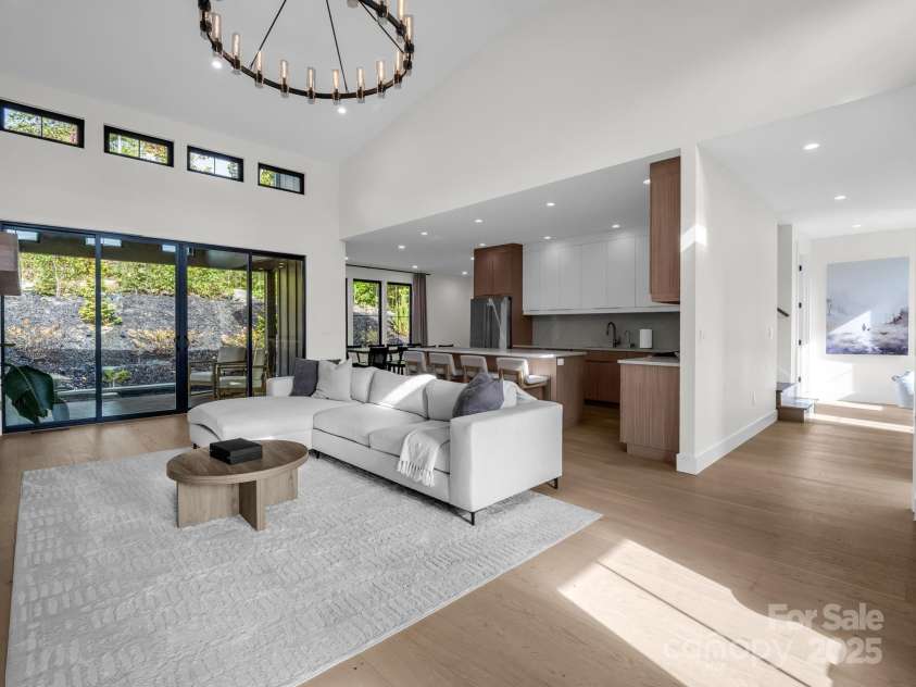 123 Millbrae Loop, Hendersonville, NC 28791.  MLS# CAR4312844, YatesRealty ID 2012. 