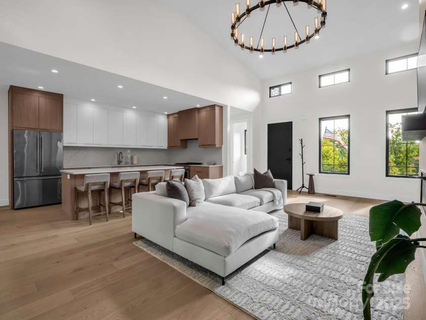 123 Millbrae Loop, Hendersonville, NC 28791.  MLS# CAR4312844, YatesRealty ID 2012. 