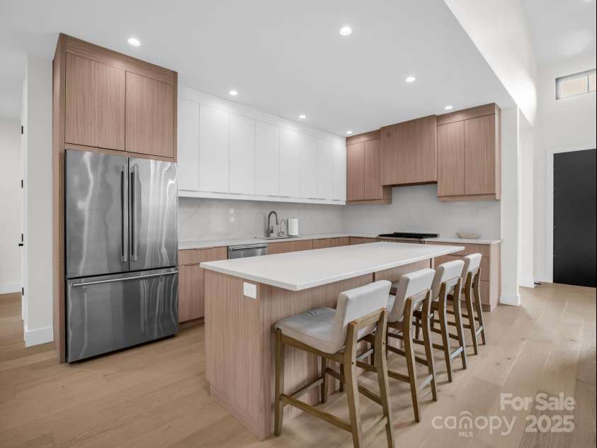 123 Millbrae Loop, Hendersonville, NC 28791.  MLS# CAR4312844, YatesRealty ID 2012. 