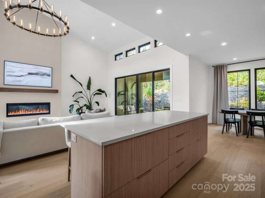 123 Millbrae Loop, Hendersonville, NC 28791.  MLS# CAR4312844, YatesRealty ID 2012. 