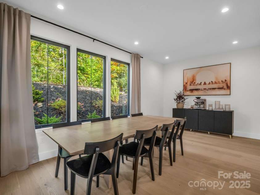 123 Millbrae Loop, Hendersonville, NC 28791.  MLS# CAR4312844, YatesRealty ID 2012. 