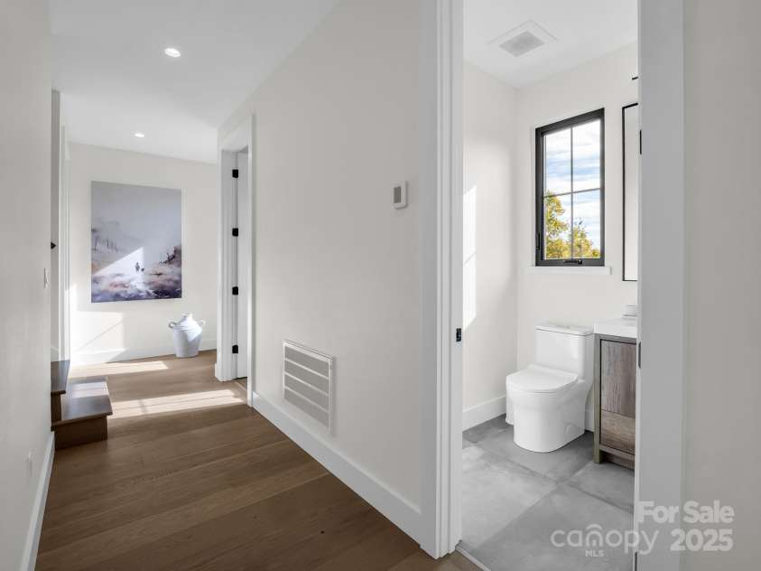 123 Millbrae Loop, Hendersonville, NC 28791.  MLS# CAR4312844, YatesRealty ID 2012. 