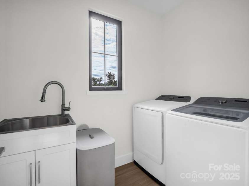 123 Millbrae Loop, Hendersonville, NC 28791.  MLS# CAR4312844, YatesRealty ID 2012. 