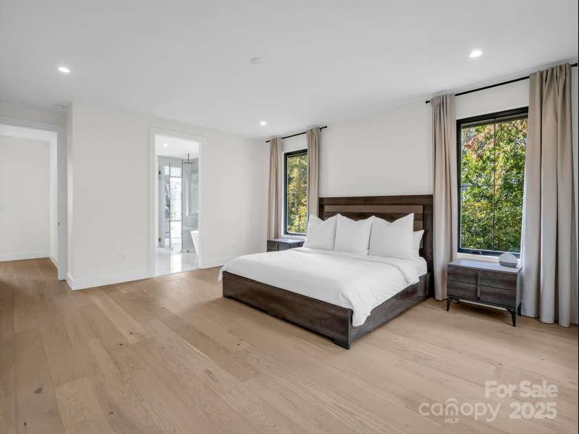 123 Millbrae Loop, Hendersonville, NC 28791.  MLS# CAR4312844, YatesRealty ID 2012. 